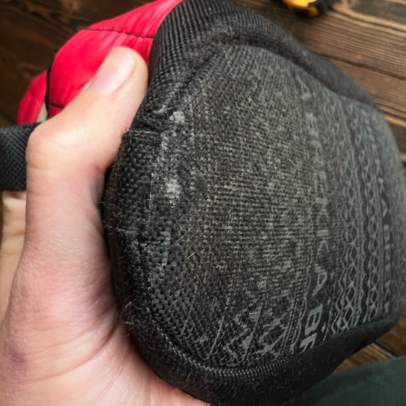 BREKKA • quilted puffy slippers red insulated medium camping tent warm unisex - Picture 13 of 16